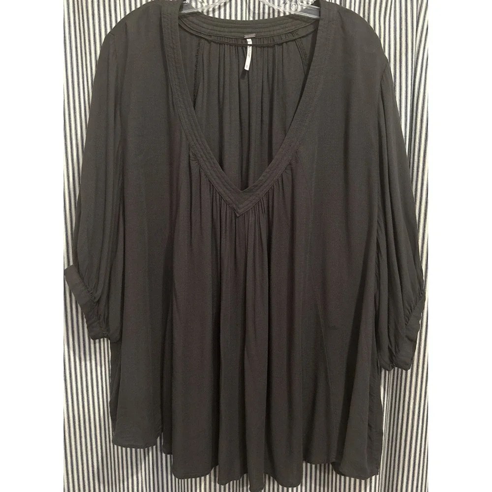 Free People Size Small Oversized Pit To Pit 33